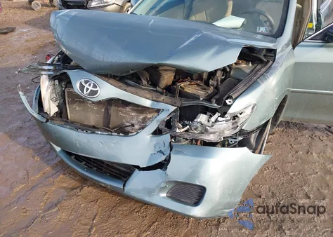 2011 Toyota Camry Le z USA, uszkodzony, nr VIN 4T1BF3EK0BU639702